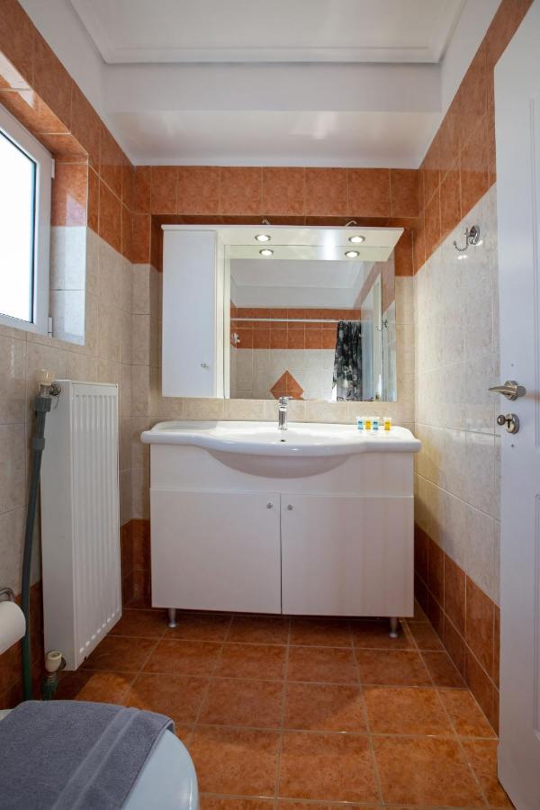 Rooftop Apartment With Great Veranda Athens Exterior photo